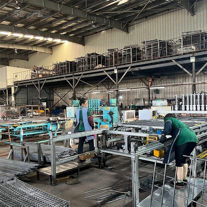 Wire Containers With Casters